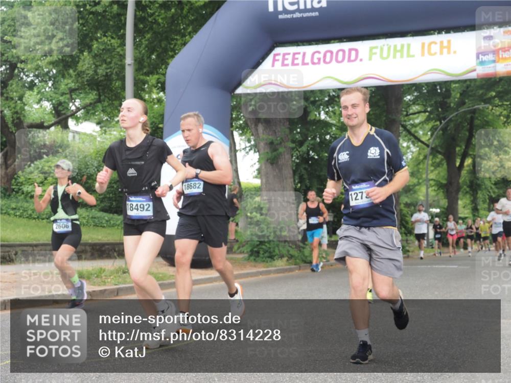29.06.2025 - hella hamburg halbmarathon KatJ http://msf.ph/oto/8314228 29.06.2025 10:45:04 Zwischen KM18-KM19 1595, 2606, 3251, 4088, 5277, 6281, 6302 meine-sportfotos.de