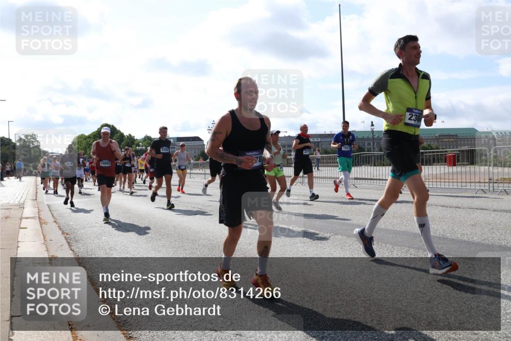 29.06.2025 - hella hamburg halbmarathon Lena Gebhardt http://msf.ph/oto/8314266 29.06.2025 09:59:55 Lombardsbrücke 2910, 10093, 8285, 4772, 78, 1914, 2364, 1006, 1125, 1239, 1264, 1334, 1366, 1642, 1834, 1914, 1955, 2099, 2159, 2348, 2364, 2391, 2432, 2447, 2582, 2584, 2630, 2676, 2677, 2910, 3181, 3279, 3668, 3836, 3898, 4013, 4231, 4426, 4632, 4772, 4796, 4837, 5015, 5134, 5272, 5277, 5341, 6174, 6201, 6202, 6414, 6415, 6462, 6581, 6587, 8330, 8520, 8846, 8929, 9142, 9488, 9907, 9984, 10020, 10031, 11039, 11568, 11844 meine-sportfotos.de