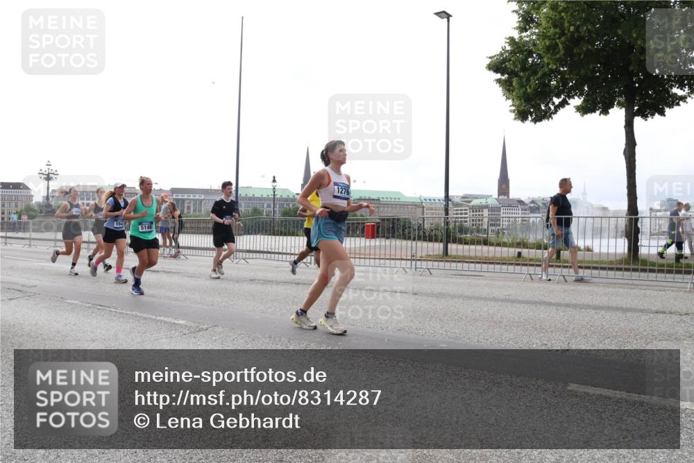 29.06.2025 - hella hamburg halbmarathon Lena Gebhardt http://msf.ph/oto/8314287 29.06.2025 10:37:23 Lombardsbrücke 594, 5146, 1276, 1022, 1276, 1337, 1339, 1488, 1490, 1597, 1819, 2016, 2031, 2072, 2104, 2199, 2272, 2480, 2486, 2640, 3127, 3165, 3633, 3714, 4097, 4347, 4733, 5146, 5171, 5186, 5224, 5538, 5560, 5640, 5786, 5790, 5875, 5940, 6172, 6584, 6804, 6821, 6955, 7085, 7124, 7202, 7235, 7544, 7707, 7777, 7823, 8007, 8257, 8258, 8315, 8758, 8811, 8843, 9054, 9055, 9524, 10506, 12123, 12472, 12824, 16680, 17798 meine-sportfotos.de