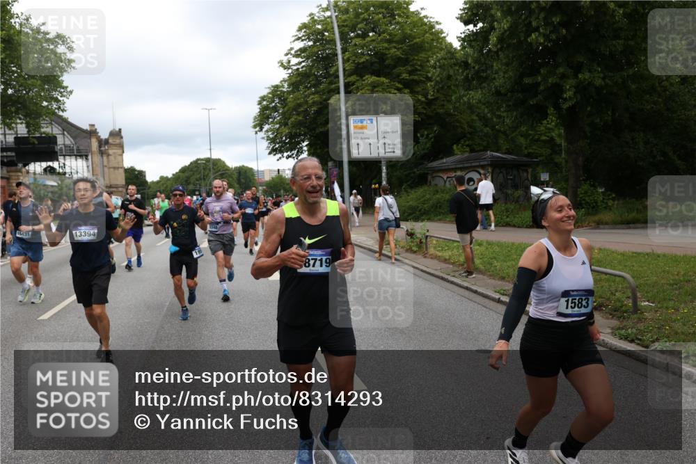 29.06.2025 - hella hamburg halbmarathon Yannick Fuchs http://msf.ph/oto/8314293 29.06.2025 10:50:43 20KM 1485, 1583, 1955, 2034, 2741, 3413, 3435, 3836, 4940, 5033, 5418, 5492, 6399, 6416, 6835, 7716, 8393, 8542, 8652, 8669, 8825, 9488, 9727, 9820, 9884, 9907, 9934, 10133, 10212, 11083, 11212, 11590, 11612, 12014, 12348, 12440, 12523, 12590, 12712, 13394, 13666, 13750, 13863, 14139, 14369, 14408, 14678, 15097, 15145, 15431, 15695, 15712, 15726, 16113, 16257, 16261, 16470, 16634, 16679, 17617, 18208, 18652, 18719, 18899, 19091, 19184 meine-sportfotos.de