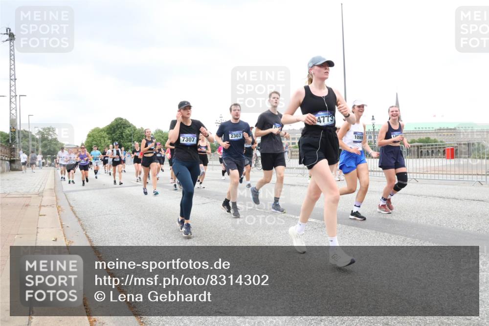 29.06.2025 - hella hamburg halbmarathon Lena Gebhardt http://msf.ph/oto/8314302 29.06.2025 10:56:43 Lombardsbrücke 2307, 7307, 4773, 10569, 1047, 1113, 1207, 2143, 2307, 2887, 2915, 2932, 2991, 3348, 3387, 3418, 3438, 3485, 3516, 3517, 3520, 3614, 3675, 3676, 3953, 3987, 4083, 4094, 4118, 4568, 4569, 4773, 5237, 5438, 5589, 5693, 5757, 5911, 5944, 6284, 6348, 6349, 6690, 7090, 7307, 7381, 7416, 7417, 7711, 8108, 8150, 8197, 8517, 8606, 8766, 8939, 8943, 9172, 9210, 9383, 9910, 9948, 9953, 10555, 10569, 10571 meine-sportfotos.de