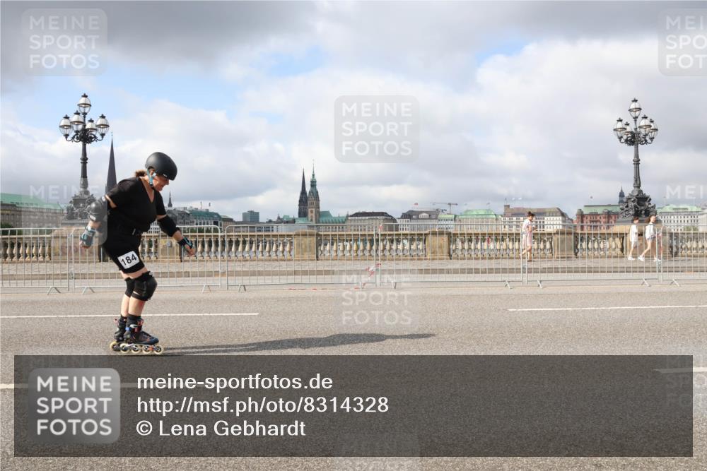29.06.2025 - hella hamburg halbmarathon Lena Gebhardt http://msf.ph/oto/8314328 29.06.2025 09:07:11 Lombardsbrücke 184 meine-sportfotos.de