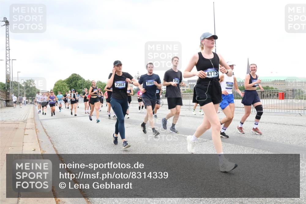 29.06.2025 - hella hamburg halbmarathon Lena Gebhardt http://msf.ph/oto/8314339 29.06.2025 10:56:43 Lombardsbrücke 7307, 2307, 197, 2143, 4773, 10569, 1047, 1113, 1207, 2143, 2307, 2887, 2915, 2932, 2991, 3348, 3387, 3418, 3438, 3485, 3516, 3517, 3520, 3614, 3675, 3676, 3953, 3987, 4083, 4094, 4118, 4568, 4569, 4773, 5237, 5438, 5589, 5693, 5757, 5911, 5944, 6284, 6348, 6349, 6690, 7090, 7307, 7381, 7416, 7417, 7711, 8108, 8150, 8197, 8517, 8606, 8766, 8939, 8943, 9172, 9210, 9383, 9910, 9948, 9953, 10555, 10569, 10571 meine-sportfotos.de