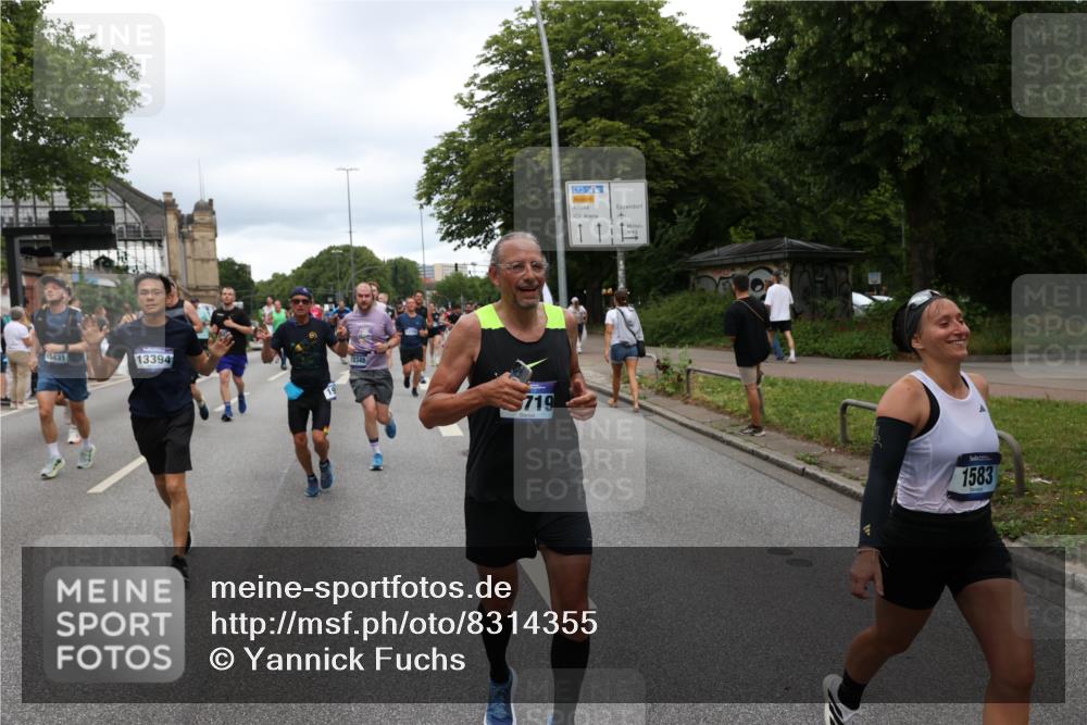 29.06.2025 - hella hamburg halbmarathon Yannick Fuchs http://msf.ph/oto/8314355 29.06.2025 10:50:43 20KM 1485, 1583, 1955, 2034, 2741, 3413, 3435, 3836, 4940, 5033, 5418, 5492, 6399, 6416, 6835, 7716, 8393, 8542, 8652, 8669, 8825, 9488, 9727, 9820, 9884, 9907, 9934, 10133, 10212, 11083, 11212, 11590, 11612, 12014, 12348, 12440, 12523, 12590, 12712, 13394, 13666, 13750, 13863, 14139, 14369, 14408, 14678, 15097, 15145, 15431, 15695, 15712, 15726, 16113, 16257, 16261, 16470, 16634, 16679, 17617, 18208, 18652, 18719, 18899, 19091, 19184 meine-sportfotos.de