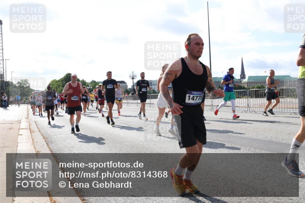 29.06.2025 - hella hamburg halbmarathon Lena Gebhardt http://msf.ph/oto/8314368 29.06.2025 09:59:56 Lombardsbrücke 2910, 10093, 11753, 8285, 117, 14778, 1914, 1006, 1125, 1239, 1264, 1334, 1366, 1642, 1834, 1914, 1955, 2099, 2159, 2348, 2364, 2391, 2432, 2447, 2582, 2584, 2630, 2676, 2677, 2910, 3181, 3279, 3668, 3836, 3898, 4013, 4231, 4426, 4632, 4772, 4796, 4837, 5015, 5134, 5272, 5277, 5341, 6174, 6201, 6202, 6414, 6415, 6462, 6581, 6587, 8330, 8520, 8846, 9142, 9488, 9907, 9984, 10031, 11039, 11568, 11844 meine-sportfotos.de