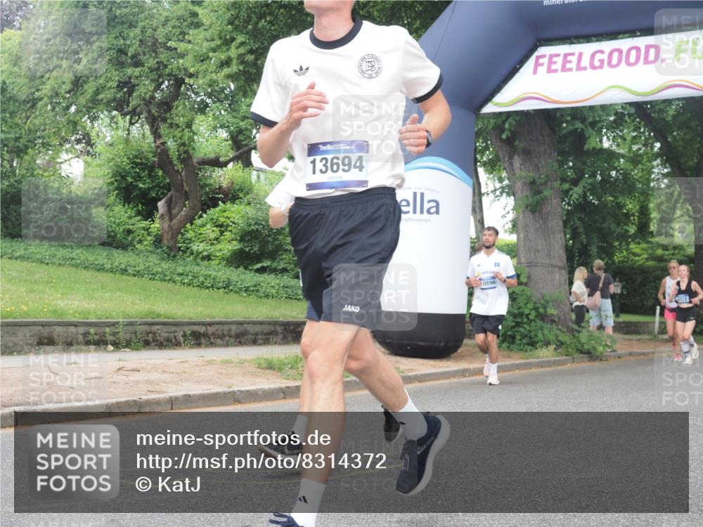 29.06.2025 - hella hamburg halbmarathon KatJ http://msf.ph/oto/8314372 29.06.2025 10:45:09 Zwischen KM18-KM19 2606 meine-sportfotos.de