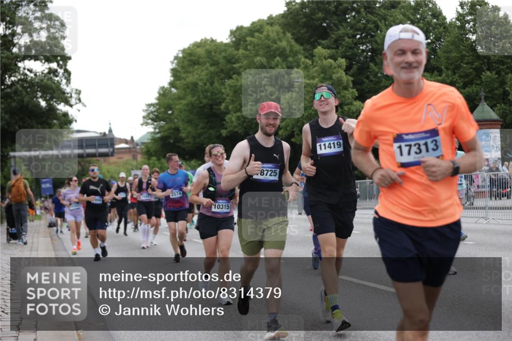 29.06.2025 - hella hamburg halbmarathon Jannik Wohlers http://msf.ph/oto/8314379 29.06.2025 10:38:45 Lombardsbrücke 1760, 2092, 2524, 2534, 2571, 2574, 2843, 2893, 2998, 3727, 3745, 4410, 4523, 4659, 4882, 6062, 6112, 6611, 7341, 7506, 7589, 7815, 8243, 8457, 8783, 9420, 9446, 9974, 9977, 10001, 10072, 10315, 10516, 10696, 11201, 11313, 11533, 12090, 12092, 12391, 12410, 12745, 13060, 13922, 14856, 14871, 14956, 15112, 15262, 15765, 16335, 16382, 16388, 16841, 16869, 16883, 16884, 17313, 17368, 17536 meine-sportfotos.de