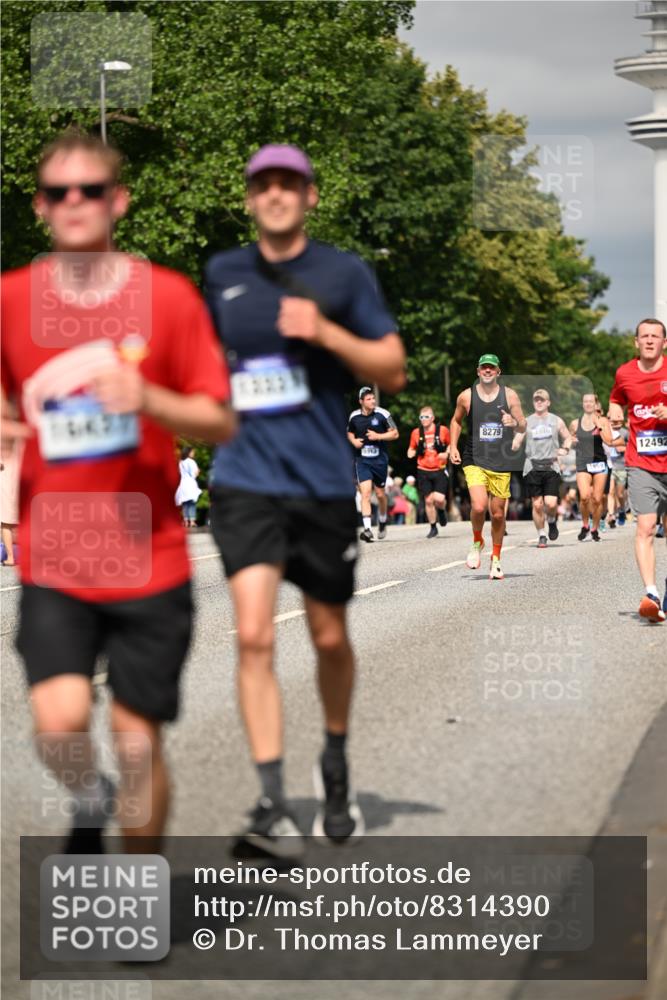 29.06.2025 - hella hamburg halbmarathon Dr. Thomas Lammeyer http://msf.ph/oto/8314390 29.06.2025 10:17:13 Kennedybrücke 1007, 1328, 1859, 2961, 2987, 3218, 3729, 4554, 4950, 5232, 5597, 5598, 6026, 7346, 8115, 8279, 8913, 9128, 9527, 10581 meine-sportfotos.de