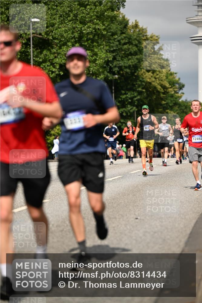 29.06.2025 - hella hamburg halbmarathon Dr. Thomas Lammeyer http://msf.ph/oto/8314434 29.06.2025 10:17:13 Kennedybrücke 1007, 1328, 1859, 2961, 2987, 3218, 3729, 4554, 4950, 5232, 5597, 5598, 6026, 7346, 8115, 8279, 8913, 9128, 9527, 10581 meine-sportfotos.de