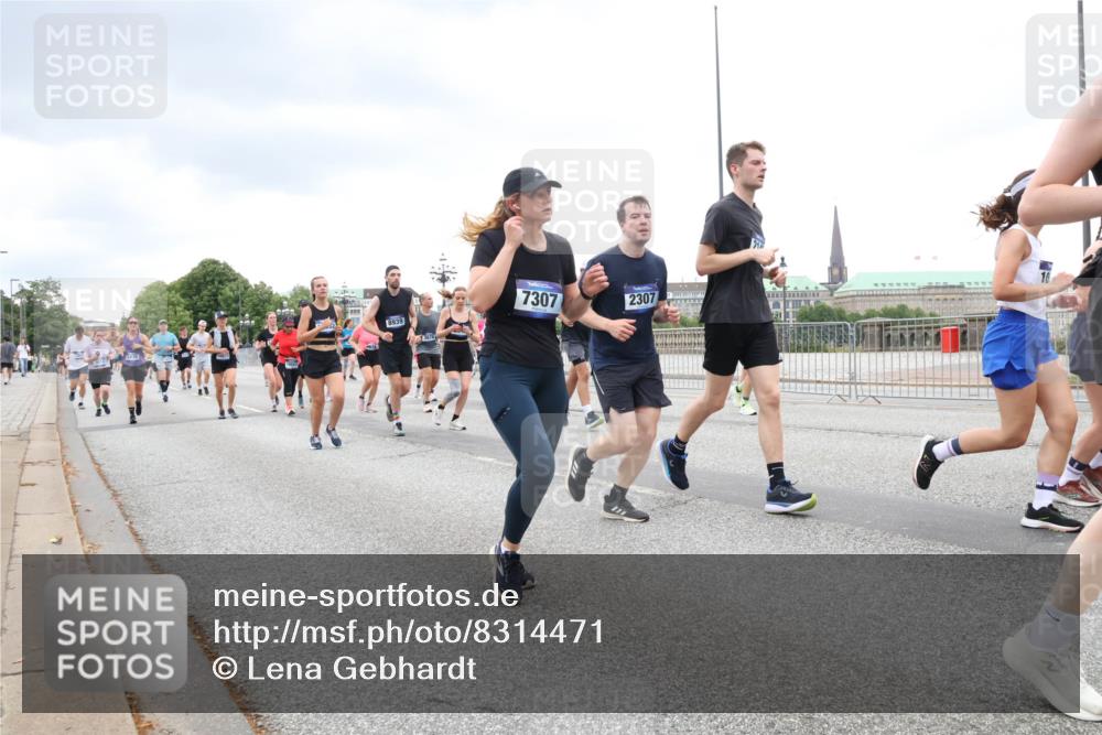 29.06.2025 - hella hamburg halbmarathon Lena Gebhardt http://msf.ph/oto/8314471 29.06.2025 10:56:43 Lombardsbrücke 8939, 7307, 2307, 1047, 1113, 1207, 2143, 2307, 2887, 2915, 2932, 2991, 3348, 3387, 3418, 3438, 3485, 3516, 3517, 3520, 3614, 3675, 3676, 3953, 3987, 4083, 4094, 4118, 4568, 4569, 4773, 5237, 5438, 5589, 5693, 5757, 5911, 5944, 6284, 6348, 6349, 6690, 7090, 7307, 7381, 7416, 7417, 7711, 8108, 8150, 8197, 8517, 8606, 8766, 8939, 8943, 9172, 9210, 9383, 9910, 9948, 9953, 10555, 10569, 10571 meine-sportfotos.de