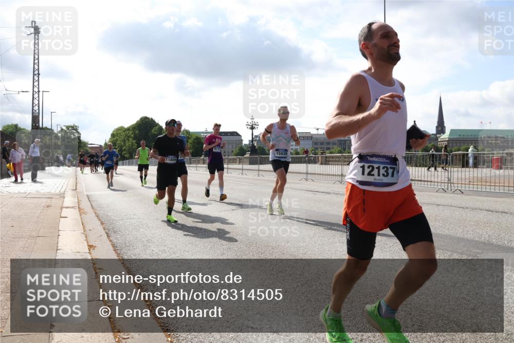 29.06.2025 - hella hamburg halbmarathon Lena Gebhardt http://msf.ph/oto/8314505 29.06.2025 09:47:22 Lombardsbrücke 9171, 11806, 15939, 12137, 888885, 1002, 1053, 1217, 1396, 1407, 1411, 1577, 1910, 1959, 2121, 2228, 2404, 2563, 2774, 2836, 2851, 3005, 3783, 3790, 3935, 4246, 4740, 5193, 5923, 5961, 6032, 6305, 6473, 6915, 7080, 7831, 7867, 7972, 8084, 8323, 8366, 8395, 9171, 9376, 9508, 9519, 10771, 11019, 11055, 11370, 11559, 11806, 11898, 12137, 12204, 12704, 12751, 13029, 13148, 13419, 13771, 13972, 13991, 14069, 14385, 14459, 16123, 17154, 18419 meine-sportfotos.de