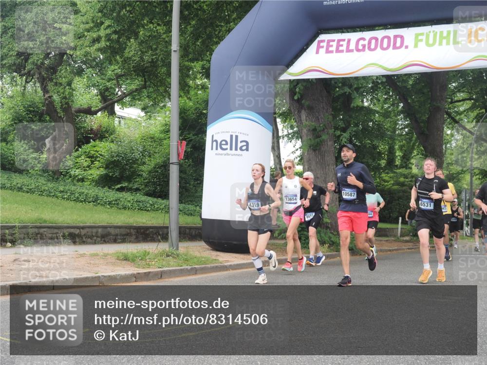 29.06.2025 - hella hamburg halbmarathon KatJ http://msf.ph/oto/8314506 29.06.2025 10:45:12 Zwischen KM18-KM19 4319, 4379, 6531 meine-sportfotos.de