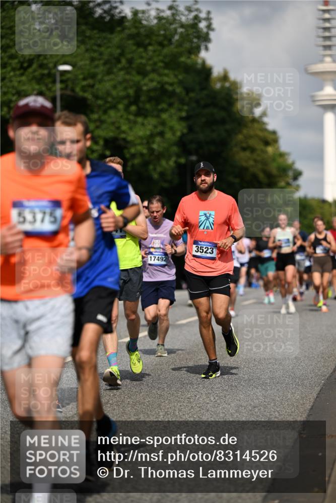 29.06.2025 - hella hamburg halbmarathon Dr. Thomas Lammeyer http://msf.ph/oto/8314526 29.06.2025 09:55:03 Kennedybrücke 1136, 1570, 1903, 1912, 1920, 1941, 2972, 3523, 3700, 3947, 4297, 4759, 4843, 4865, 4999, 5275, 5375, 5410, 6593, 7092, 7105, 7363, 7378, 7693, 7962, 8346, 8871, 9114, 9262, 9364, 9371, 9380, 9885, 10193, 10375, 10669, 11417 meine-sportfotos.de