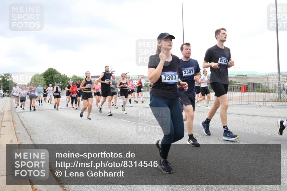 29.06.2025 - hella hamburg halbmarathon Lena Gebhardt http://msf.ph/oto/8314546 29.06.2025 10:56:44 Lombardsbrücke 5438, 0571, 8939, 7307, 2307, 2143, 1047, 1113, 1207, 2143, 2307, 2887, 2915, 2932, 2991, 3348, 3387, 3418, 3438, 3485, 3516, 3517, 3520, 3614, 3675, 3676, 3953, 3987, 4083, 4094, 4118, 4568, 4569, 4773, 5237, 5438, 5589, 5693, 5757, 5911, 5944, 6284, 6348, 6349, 6690, 7090, 7307, 7381, 7416, 7417, 7711, 7964, 8108, 8150, 8197, 8517, 8606, 8766, 8939, 8943, 9172, 9210, 9383, 9910, 9948, 9953, 10555, 10569, 10571 meine-sportfotos.de