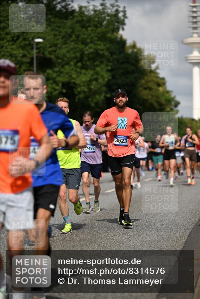 29.06.2025 - hella hamburg halbmarathon Dr. Thomas Lammeyer http://msf.ph/oto/8314576 29.06.2025 09:55:03 Kennedybrücke 1136, 1570, 1903, 1912, 1920, 1941, 2972, 3523, 3700, 3947, 4297, 4759, 4843, 4865, 4999, 5275, 5375, 5410, 6593, 7092, 7105, 7363, 7378, 7693, 7962, 8346, 8871, 9114, 9262, 9364, 9371, 9380, 9885, 10193, 10375, 10669, 11417 meine-sportfotos.de