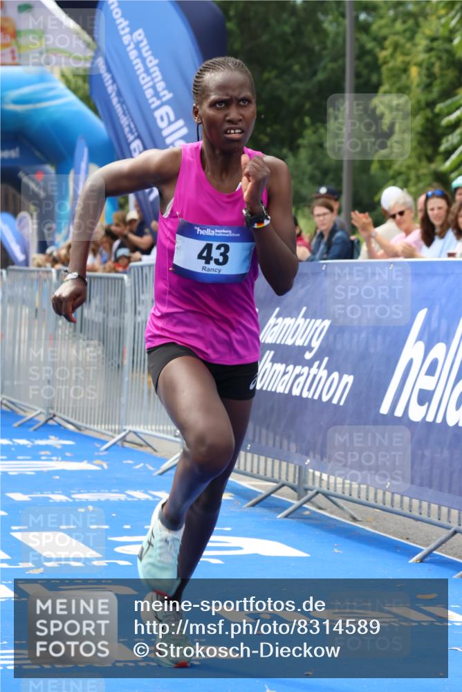 29.06.2025 - hella hamburg halbmarathon Strokosch-Dieckow http://msf.ph/oto/8314589 29.06.2025 10:10:36 Ziel 43 meine-sportfotos.de