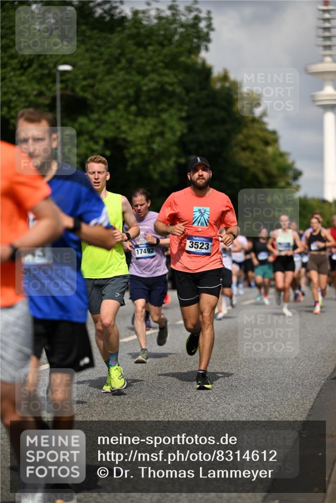 29.06.2025 - hella hamburg halbmarathon Dr. Thomas Lammeyer http://msf.ph/oto/8314612 29.06.2025 09:55:03 Kennedybrücke 1136, 1570, 1903, 1912, 1920, 1941, 2972, 3523, 3700, 3947, 4297, 4759, 4843, 4865, 4999, 5275, 5375, 5410, 6593, 7092, 7105, 7363, 7378, 7693, 7962, 8346, 8871, 9114, 9262, 9364, 9371, 9380, 9885, 10193, 10375, 10669, 11417 meine-sportfotos.de