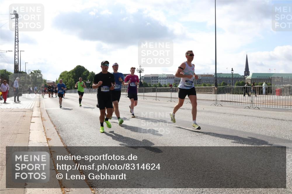 29.06.2025 - hella hamburg halbmarathon Lena Gebhardt http://msf.ph/oto/8314624 29.06.2025 09:47:23 Lombardsbrücke 11806, 9171, 15939, 1002, 1053, 1217, 1396, 1407, 1411, 1577, 1910, 1959, 2121, 2228, 2404, 2563, 2774, 2836, 2851, 3005, 3783, 3790, 3935, 4246, 4740, 5193, 5923, 5961, 6032, 6305, 6473, 6915, 7080, 7831, 7867, 7972, 8084, 8323, 8366, 8395, 9171, 9376, 9508, 9519, 10771, 11019, 11055, 11370, 11559, 11806, 11898, 12137, 12204, 12704, 12751, 13029, 13148, 13419, 13771, 13972, 13991, 14069, 14385, 14459, 16123, 17154, 18419 meine-sportfotos.de