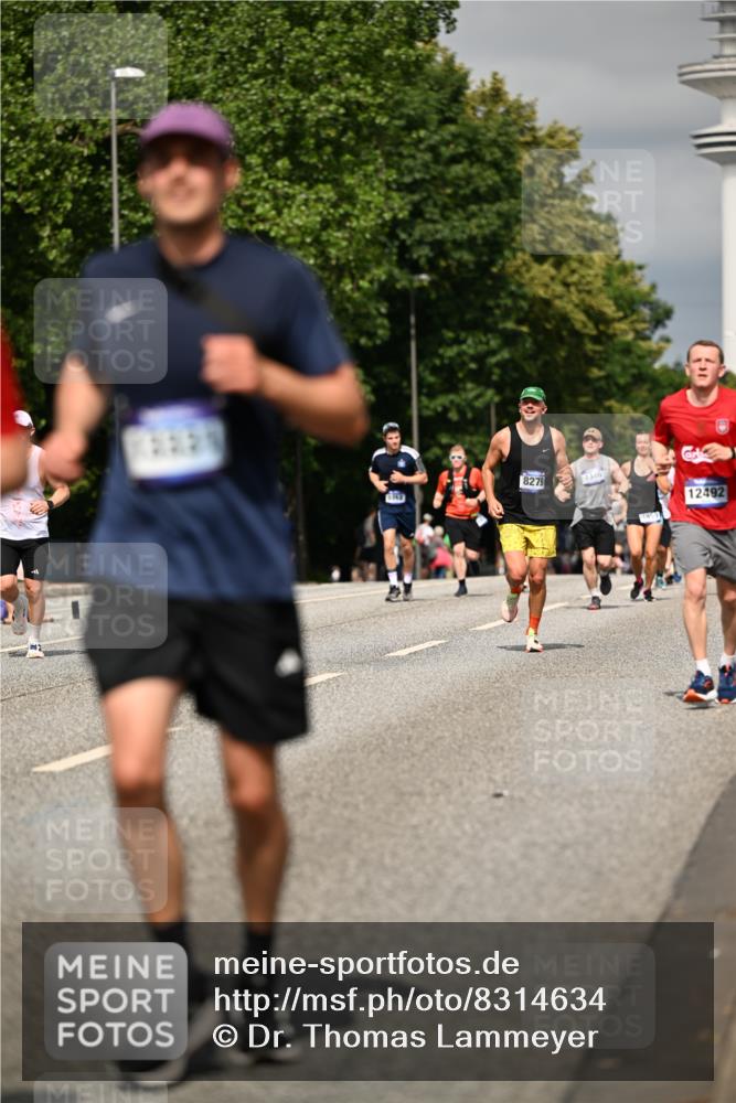 29.06.2025 - hella hamburg halbmarathon Dr. Thomas Lammeyer http://msf.ph/oto/8314634 29.06.2025 10:17:13 Kennedybrücke 1007, 1328, 1859, 2961, 2987, 3218, 3729, 4554, 4950, 5232, 5597, 5598, 6026, 7346, 8115, 8279, 8913, 9128, 9527, 10581 meine-sportfotos.de
