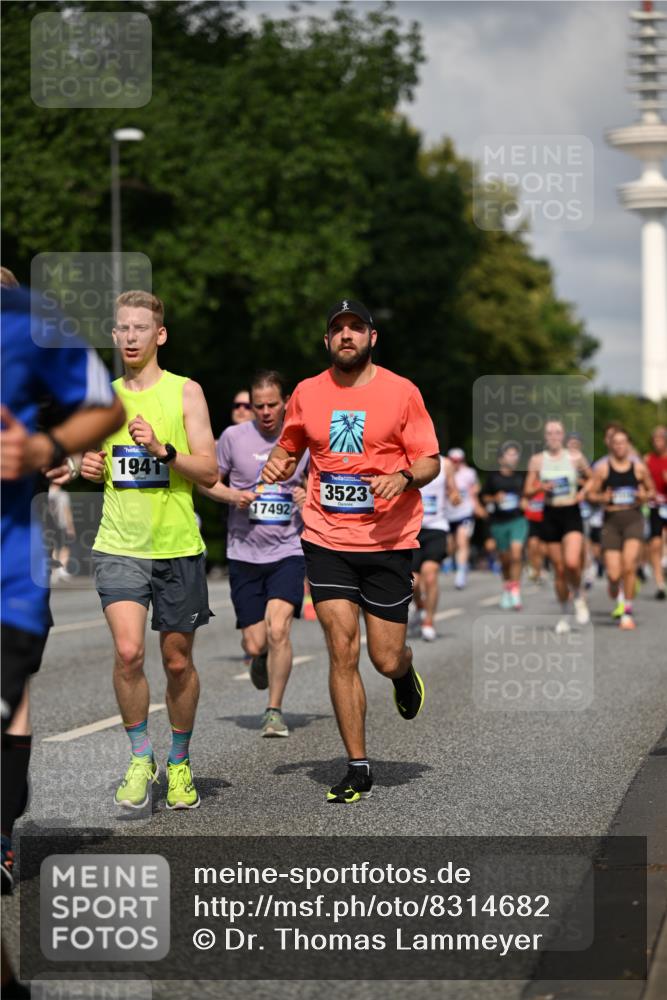 29.06.2025 - hella hamburg halbmarathon Dr. Thomas Lammeyer http://msf.ph/oto/8314682 29.06.2025 09:55:03 Kennedybrücke 1136, 1570, 1903, 1912, 1920, 1941, 2972, 3523, 3700, 3947, 4297, 4759, 4843, 4865, 4999, 5275, 5375, 5410, 6593, 7092, 7105, 7363, 7378, 7693, 7962, 8346, 8871, 9114, 9262, 9364, 9371, 9380, 9885, 10193, 10375, 10669, 11417 meine-sportfotos.de