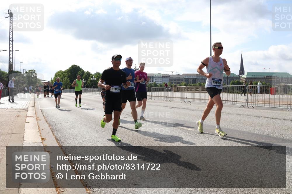 29.06.2025 - hella hamburg halbmarathon Lena Gebhardt http://msf.ph/oto/8314722 29.06.2025 09:47:23 Lombardsbrücke 11806, 171, 83, 15939, 1002, 1053, 1217, 1396, 1407, 1411, 1577, 1910, 1959, 2121, 2228, 2404, 2563, 2774, 2836, 2851, 3005, 3783, 3790, 3935, 4246, 4740, 5193, 5923, 5961, 6032, 6305, 6473, 6915, 7080, 7831, 7867, 7972, 8084, 8323, 8366, 8395, 9171, 9376, 9508, 9519, 10771, 11019, 11055, 11370, 11559, 11806, 11898, 12137, 12204, 12704, 12751, 13029, 13148, 13419, 13771, 13972, 13991, 14069, 14385, 14459, 16123, 17154, 18419 meine-sportfotos.de