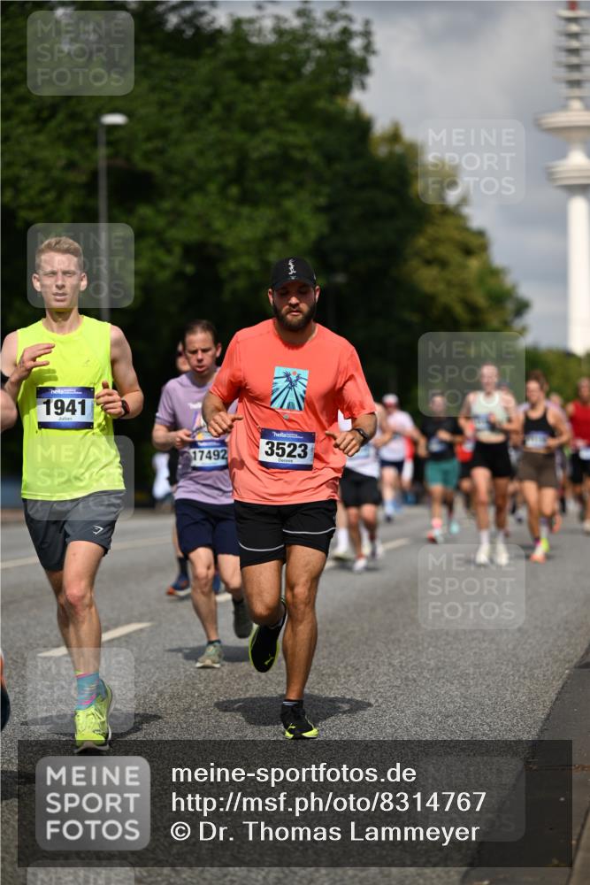 29.06.2025 - hella hamburg halbmarathon Dr. Thomas Lammeyer http://msf.ph/oto/8314767 29.06.2025 09:55:04 Kennedybrücke 1136, 1570, 1903, 1912, 1920, 1941, 2972, 3523, 3700, 4297, 4759, 4843, 4865, 4999, 5275, 5375, 5410, 6593, 7092, 7105, 7363, 7378, 7693, 7962, 8346, 8871, 9114, 9262, 9364, 9371, 9380, 9885, 10193, 10375, 10480, 10669, 11417 meine-sportfotos.de