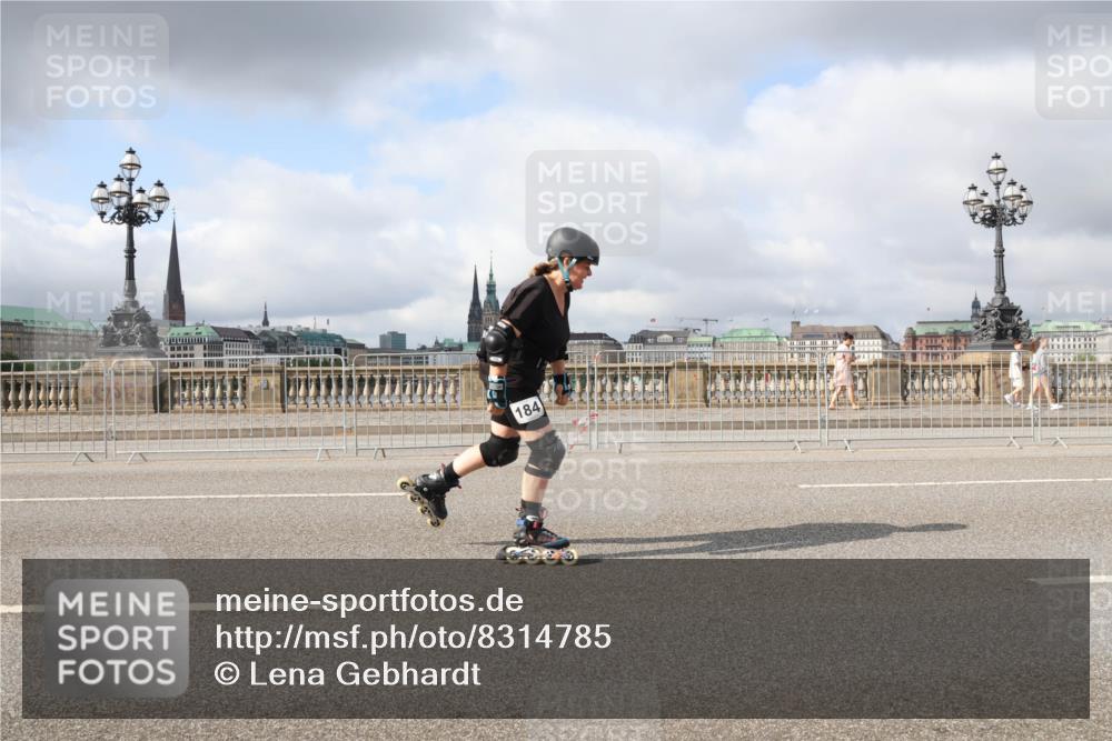 29.06.2025 - hella hamburg halbmarathon Lena Gebhardt http://msf.ph/oto/8314785 29.06.2025 09:07:12 Lombardsbrücke 184 meine-sportfotos.de