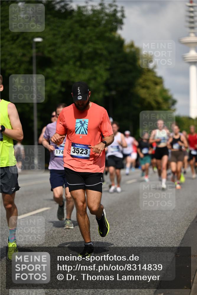 29.06.2025 - hella hamburg halbmarathon Dr. Thomas Lammeyer http://msf.ph/oto/8314839 29.06.2025 09:55:04 Kennedybrücke 1136, 1570, 1903, 1912, 1920, 1941, 2972, 3523, 3700, 4297, 4759, 4843, 4865, 4999, 5275, 5375, 5410, 6593, 7092, 7105, 7363, 7378, 7693, 7962, 8346, 8871, 9114, 9262, 9364, 9371, 9380, 9885, 10193, 10375, 10480, 10669, 11417 meine-sportfotos.de