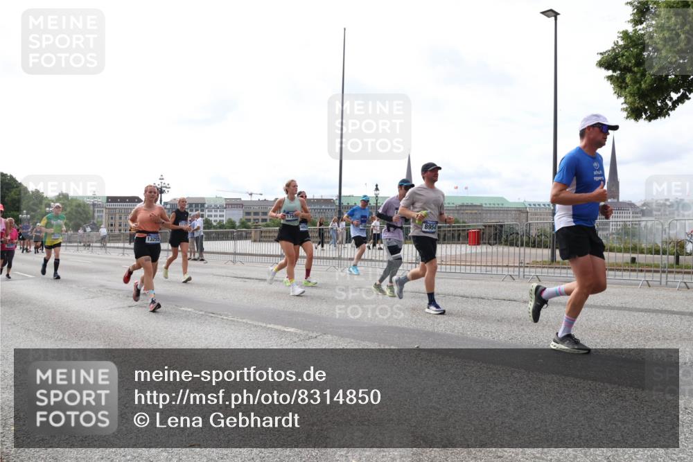 29.06.2025 - hella hamburg halbmarathon Lena Gebhardt http://msf.ph/oto/8314850 29.06.2025 10:22:16 Lombardsbrücke 13255, 1753, 8954, 1003, 1158, 1187, 1191, 1250, 1294, 1419, 1598, 1958, 1963, 2009, 2022, 2063, 2172, 2315, 2351, 2353, 2514, 2744, 3050, 3108, 3172, 3430, 3457, 3458, 3511, 3606, 3768, 3910, 3946, 3995, 4046, 4113, 4114, 4131, 4289, 4366, 4556, 4559, 4829, 4969, 4970, 5079, 5641, 5838, 6030, 6048, 6049, 6303, 6307, 6347, 6676, 6820, 6826, 6881, 6977, 7075, 7097, 7162, 7672, 7794, 8431, 8511, 8855, 8860, 8884, 8954, 8959, 9002, 9062 meine-sportfotos.de