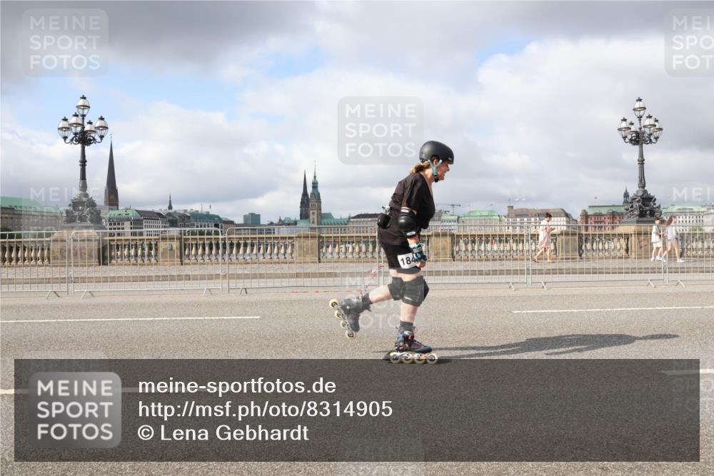 29.06.2025 - hella hamburg halbmarathon Lena Gebhardt http://msf.ph/oto/8314905 29.06.2025 09:07:12 Lombardsbrücke 184 meine-sportfotos.de