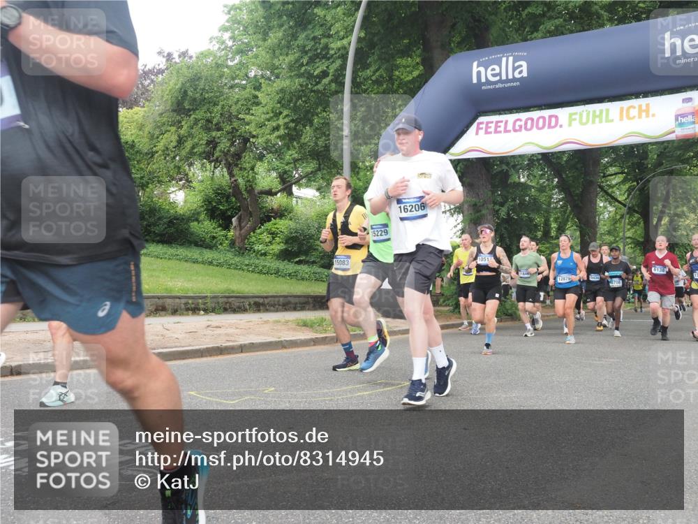 29.06.2025 - hella hamburg halbmarathon KatJ http://msf.ph/oto/8314945 29.06.2025 10:45:16 Zwischen KM18-KM19 4319, 4379, 4708, 6138, 6147, 6531, 8744 meine-sportfotos.de