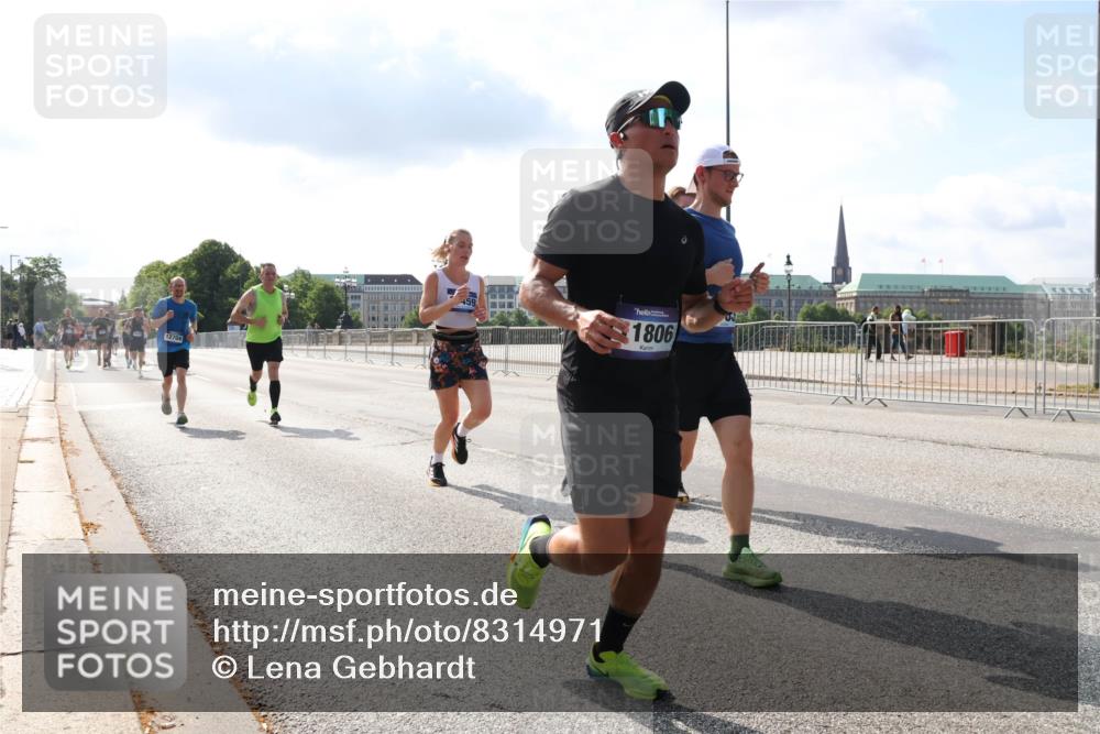 29.06.2025 - hella hamburg halbmarathon Lena Gebhardt http://msf.ph/oto/8314971 29.06.2025 09:47:24 Lombardsbrücke 12704, 1806, 1002, 1053, 1217, 1396, 1407, 1411, 1577, 1910, 1959, 2121, 2228, 2404, 2563, 2774, 2836, 2851, 3005, 3783, 3790, 3935, 4246, 4740, 5193, 5923, 5961, 6032, 6305, 6473, 6915, 7080, 7831, 7972, 8084, 8323, 8366, 8395, 9171, 9376, 9508, 9519, 10771, 11019, 11055, 11370, 11559, 11806, 11898, 12137, 12204, 12704, 12751, 13029, 13148, 13419, 13771, 13972, 13991, 14069, 14385, 14459, 16123, 17154, 18419 meine-sportfotos.de