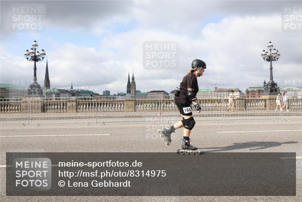 29.06.2025 - hella hamburg halbmarathon Lena Gebhardt http://msf.ph/oto/8314975 29.06.2025 09:07:12 Lombardsbrücke 184 meine-sportfotos.de