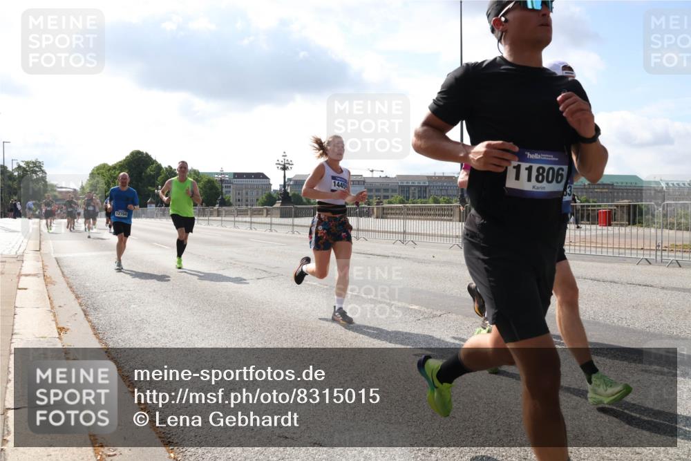29.06.2025 - hella hamburg halbmarathon Lena Gebhardt http://msf.ph/oto/8315015 29.06.2025 09:47:24 Lombardsbrücke 12704, 14459, 11806, 1002, 1053, 1217, 1396, 1407, 1411, 1577, 1910, 1959, 2121, 2228, 2404, 2563, 2774, 2836, 2851, 3005, 3783, 3790, 3935, 4246, 4740, 5193, 5923, 5961, 6032, 6305, 6473, 6915, 7080, 7831, 7972, 8084, 8323, 8366, 8395, 9171, 9376, 9508, 9519, 10771, 11019, 11055, 11370, 11559, 11806, 11898, 12137, 12204, 12704, 12751, 13029, 13148, 13419, 13771, 13972, 13991, 14069, 14385, 14459, 16123, 17154, 18419 meine-sportfotos.de