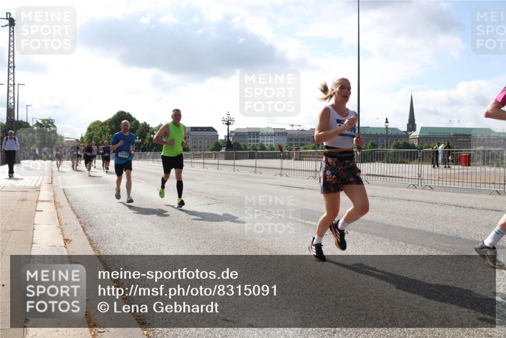 29.06.2025 - hella hamburg halbmarathon Lena Gebhardt http://msf.ph/oto/8315091 29.06.2025 09:47:25 Lombardsbrücke 12704, 1002, 1053, 1217, 1396, 1407, 1411, 1577, 1910, 1959, 2121, 2228, 2404, 2563, 2774, 2836, 2851, 3005, 3783, 3790, 3935, 4246, 4740, 5193, 5923, 5961, 6032, 6305, 6473, 6915, 7080, 7831, 7972, 8084, 8323, 8366, 8395, 9171, 9376, 9508, 9519, 10771, 11019, 11055, 11370, 11559, 11806, 11898, 12137, 12204, 12704, 12751, 13029, 13148, 13419, 13771, 13972, 13991, 14069, 14385, 14459, 16123, 17154, 18419 meine-sportfotos.de