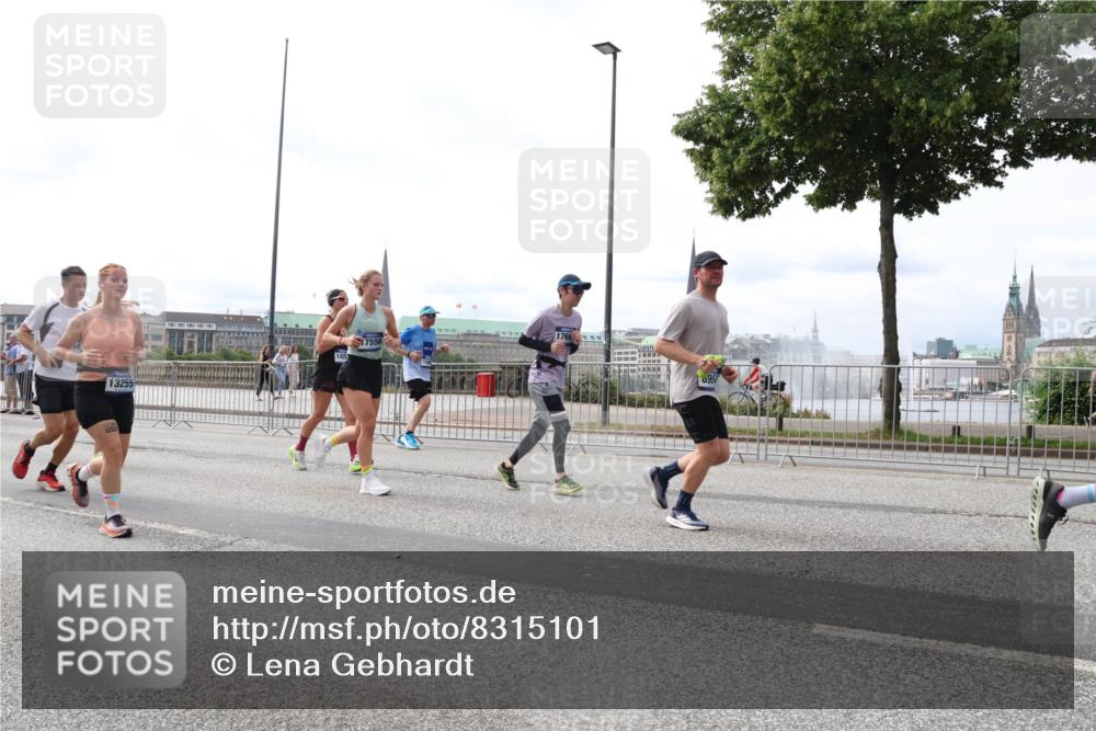 29.06.2025 - hella hamburg halbmarathon Lena Gebhardt http://msf.ph/oto/8315101 29.06.2025 10:22:16 Lombardsbrücke 13255, 17556, 1769, 95, 1003, 1158, 1187, 1191, 1250, 1294, 1419, 1598, 1958, 1963, 2009, 2022, 2063, 2172, 2315, 2351, 2353, 2514, 2744, 3050, 3108, 3172, 3430, 3457, 3458, 3511, 3606, 3768, 3910, 3946, 3995, 4046, 4113, 4114, 4131, 4289, 4366, 4556, 4559, 4829, 4969, 4970, 5079, 5641, 5838, 6030, 6048, 6049, 6303, 6307, 6347, 6676, 6820, 6826, 6881, 6977, 7075, 7097, 7162, 7672, 7794, 8431, 8511, 8855, 8860, 8884, 8954, 8959, 9002, 9062 meine-sportfotos.de
