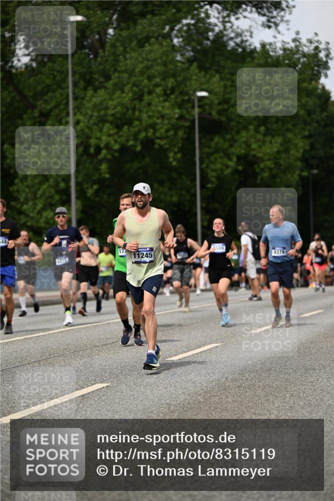 29.06.2025 - hella hamburg halbmarathon Dr. Thomas Lammeyer http://msf.ph/oto/8315119 29.06.2025 10:38:43 Kennedybrücke 1025, 1705, 2355, 2376, 2510, 2511, 2751, 2801, 3145, 3420, 3829, 4479, 4540, 4942, 5609, 6034, 6105, 6171, 6310, 6329, 6718, 6727, 6843, 7299, 7644, 8021, 8202, 8589, 8965, 9379, 9448, 9514, 10674, 11122, 11245 meine-sportfotos.de