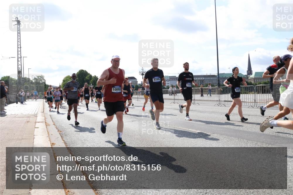 29.06.2025 - hella hamburg halbmarathon Lena Gebhardt http://msf.ph/oto/8315156 29.06.2025 09:59:57 Lombardsbrücke 10093, 8285, 12479, 1006, 1125, 1239, 1264, 1334, 1642, 1834, 1914, 1955, 2099, 2159, 2348, 2364, 2391, 2432, 2447, 2582, 2584, 2630, 2676, 2677, 2910, 3181, 3279, 3668, 3836, 3898, 4013, 4231, 4426, 4632, 4772, 4796, 4837, 5015, 5134, 5272, 5277, 5341, 6104, 6174, 6201, 6202, 6462, 6581, 6587, 8330, 8520, 8846, 9142, 9488, 9907, 9984, 10031, 11039, 11568, 11844 meine-sportfotos.de