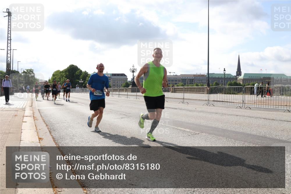 29.06.2025 - hella hamburg halbmarathon Lena Gebhardt http://msf.ph/oto/8315180 29.06.2025 09:47:26 Lombardsbrücke 12704, 1002, 1217, 1396, 1407, 1411, 1577, 1910, 1959, 2121, 2228, 2404, 2563, 2774, 2836, 2851, 3005, 3783, 3790, 3935, 4246, 4740, 5193, 5923, 5961, 6032, 6305, 6473, 6915, 7831, 7972, 8084, 8323, 8366, 8395, 9171, 9376, 9508, 9519, 10771, 11019, 11055, 11370, 11559, 11806, 12137, 12204, 12704, 12751, 13029, 13148, 13419, 13771, 13972, 13991, 14069, 14385, 14459, 16123, 17154, 18419 meine-sportfotos.de