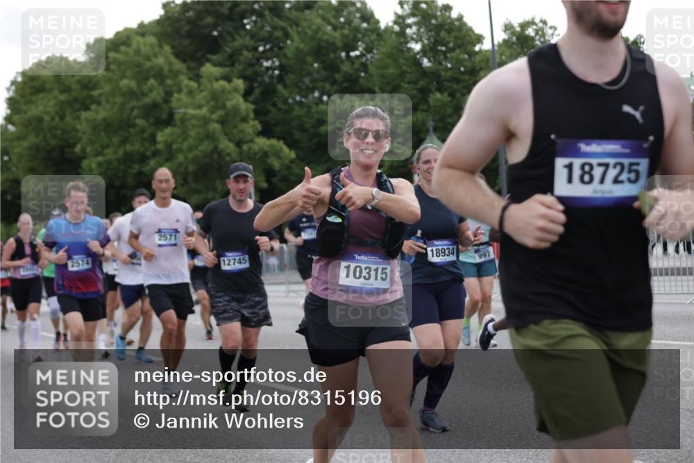 29.06.2025 - hella hamburg halbmarathon Jannik Wohlers http://msf.ph/oto/8315196 29.06.2025 10:38:47 Lombardsbrücke 1760, 1856, 1883, 2092, 2571, 2574, 2843, 2893, 2998, 3275, 3727, 3745, 4410, 4523, 4659, 4882, 6062, 6112, 6611, 7341, 7506, 7524, 7589, 7815, 8243, 8457, 9393, 9420, 9446, 9974, 9977, 10001, 10072, 10315, 10516, 10696, 11129, 11201, 11313, 11533, 12090, 12092, 12391, 12410, 12745, 13060, 13922, 14856, 14871, 14956, 15112, 15262, 15765, 16335, 16382, 16841, 16866, 16869, 16883, 16884, 17313, 17368, 17536 meine-sportfotos.de