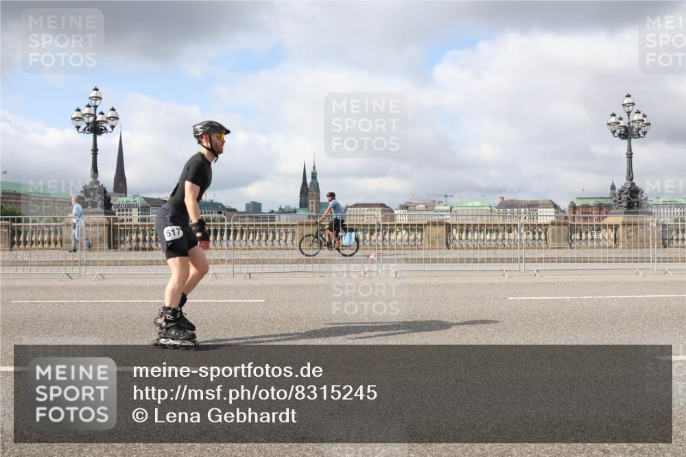 29.06.2025 - hella hamburg halbmarathon Lena Gebhardt http://msf.ph/oto/8315245 29.06.2025 09:07:31 Lombardsbrücke 517 meine-sportfotos.de