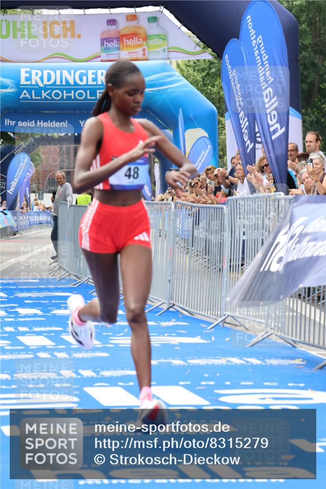 29.06.2025 - hella hamburg halbmarathon Strokosch-Dieckow http://msf.ph/oto/8315279 29.06.2025 10:10:08 Ziel 48 meine-sportfotos.de