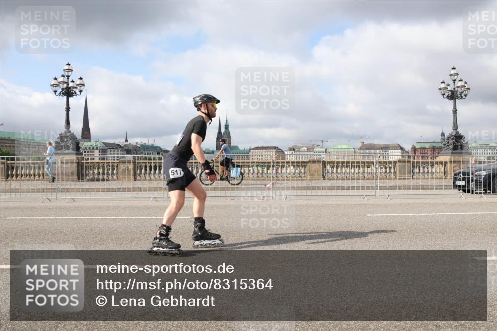 29.06.2025 - hella hamburg halbmarathon Lena Gebhardt http://msf.ph/oto/8315364 29.06.2025 09:07:31 Lombardsbrücke 517 meine-sportfotos.de