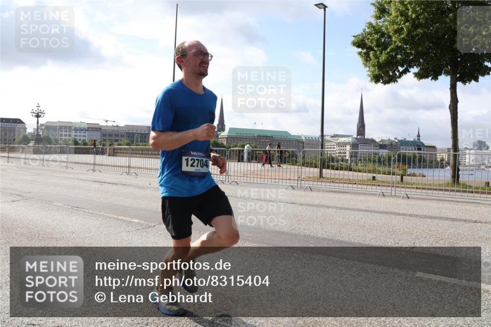 29.06.2025 - hella hamburg halbmarathon Lena Gebhardt http://msf.ph/oto/8315404 29.06.2025 09:47:27 Lombardsbrücke 12704, 1002, 1217, 1396, 1407, 1411, 1910, 1959, 2121, 2228, 2404, 2563, 2774, 2836, 2851, 3005, 3783, 3790, 3935, 4246, 4740, 5193, 5923, 5961, 6032, 6305, 6473, 6915, 7831, 7972, 8084, 8366, 8395, 9171, 9376, 9508, 9519, 10771, 11019, 11055, 11370, 11559, 11806, 12137, 12204, 12704, 12751, 13029, 13148, 13419, 13771, 13972, 13991, 14069, 14385, 14459, 16123, 17154, 18419 meine-sportfotos.de