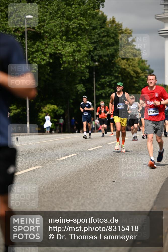 29.06.2025 - hella hamburg halbmarathon Dr. Thomas Lammeyer http://msf.ph/oto/8315418 29.06.2025 10:17:14 Kennedybrücke 1007, 1328, 1859, 2961, 2987, 3218, 3729, 4554, 4950, 5232, 5597, 5598, 6026, 7346, 8115, 8279, 8913, 9128, 9527, 10581 meine-sportfotos.de