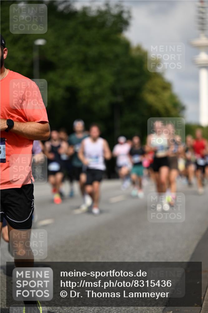 29.06.2025 - hella hamburg halbmarathon Dr. Thomas Lammeyer http://msf.ph/oto/8315436 29.06.2025 09:55:06 Kennedybrücke 1136, 1570, 1903, 1912, 1920, 1941, 2972, 3523, 3700, 4297, 4759, 4843, 4865, 4999, 5275, 5375, 5410, 7092, 7105, 7363, 7693, 7962, 8346, 8871, 9114, 9262, 9364, 9380, 10193, 10375, 10480, 10669, 11417 meine-sportfotos.de