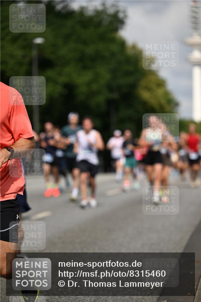 29.06.2025 - hella hamburg halbmarathon Dr. Thomas Lammeyer http://msf.ph/oto/8315460 29.06.2025 09:55:06 Kennedybrücke 1136, 1570, 1903, 1912, 1920, 1941, 2972, 3523, 3700, 4297, 4759, 4843, 4865, 4999, 5275, 5375, 5410, 7092, 7105, 7363, 7693, 7962, 8346, 8871, 9114, 9262, 9364, 9380, 10193, 10375, 10480, 10669, 11417 meine-sportfotos.de