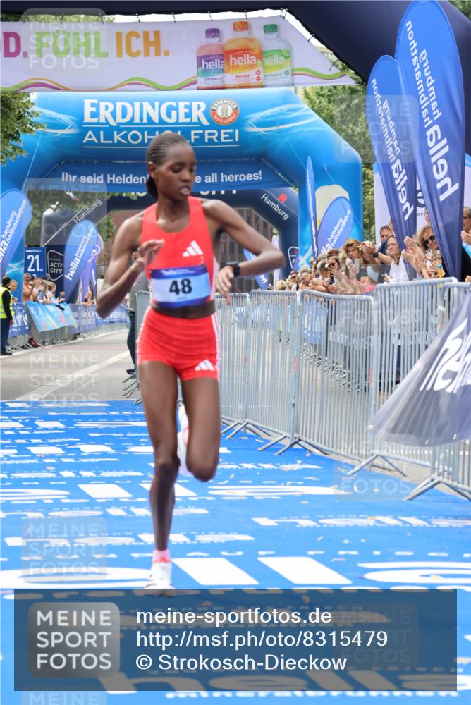 29.06.2025 - hella hamburg halbmarathon Strokosch-Dieckow http://msf.ph/oto/8315479 29.06.2025 10:10:07 Ziel 48 meine-sportfotos.de