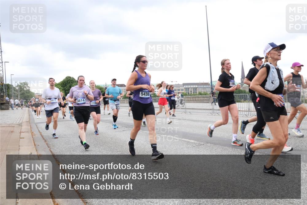 29.06.2025 - hella hamburg halbmarathon Lena Gebhardt http://msf.ph/oto/8315503 29.06.2025 10:56:48 Lombardsbrücke 5438, 3614, 1310, 14711, 1047, 1113, 1207, 2143, 2307, 2871, 2887, 2915, 2932, 2991, 3348, 3387, 3418, 3438, 3470, 3485, 3516, 3517, 3520, 3614, 3675, 3676, 3953, 3987, 4094, 4118, 4241, 4568, 4569, 4773, 5237, 5438, 5589, 5693, 5911, 5944, 6284, 6348, 6349, 6690, 6981, 7090, 7307, 7381, 7416, 7417, 7711, 7964, 8039, 8108, 8150, 8197, 8546, 8606, 8766, 8939, 8943, 9172, 9210, 9298, 9299, 9383, 9910, 10555, 10569, 10571 meine-sportfotos.de