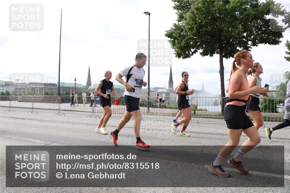 29.06.2025 - hella hamburg halbmarathon Lena Gebhardt http://msf.ph/oto/8315518 29.06.2025 10:22:18 Lombardsbrücke 15129, 8884, 1003, 1187, 1191, 1250, 1294, 1419, 1598, 1958, 1963, 2009, 2022, 2063, 2351, 2514, 2744, 2886, 3050, 3108, 3172, 3430, 3457, 3458, 3511, 3606, 3768, 3910, 3946, 3995, 4046, 4113, 4114, 4131, 4366, 4556, 4559, 4829, 4969, 4970, 5079, 5641, 5798, 5838, 6030, 6048, 6049, 6303, 6307, 6347, 6676, 6820, 6826, 6881, 6899, 6977, 7097, 7162, 7794, 8431, 8511, 8855, 8860, 8884, 8931, 8954, 8959, 9002, 9062 meine-sportfotos.de